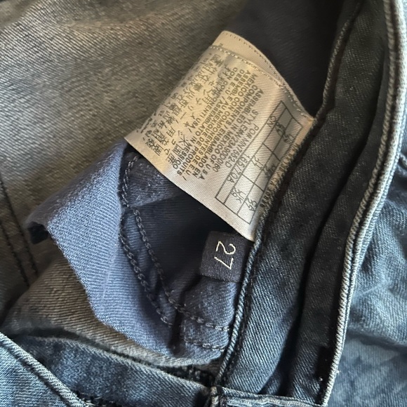 Guess Sunflower Print Jeans Size 27, length 28” - Picture 5 of 6